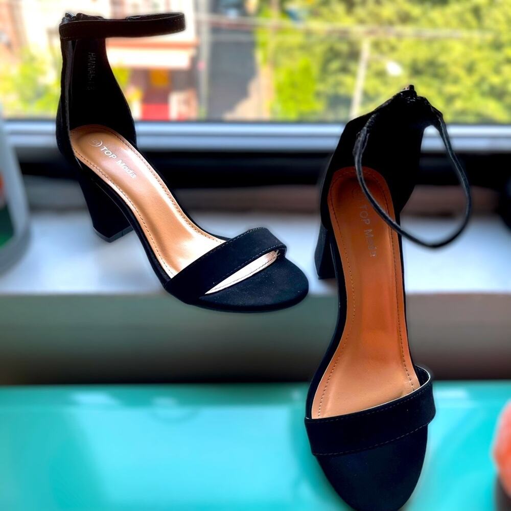 *SEXY BLACK VELVET* OPEN TOE CHUNKY HEELS WITH ANKLE CLOSURE-IN GREAT CONDITION!